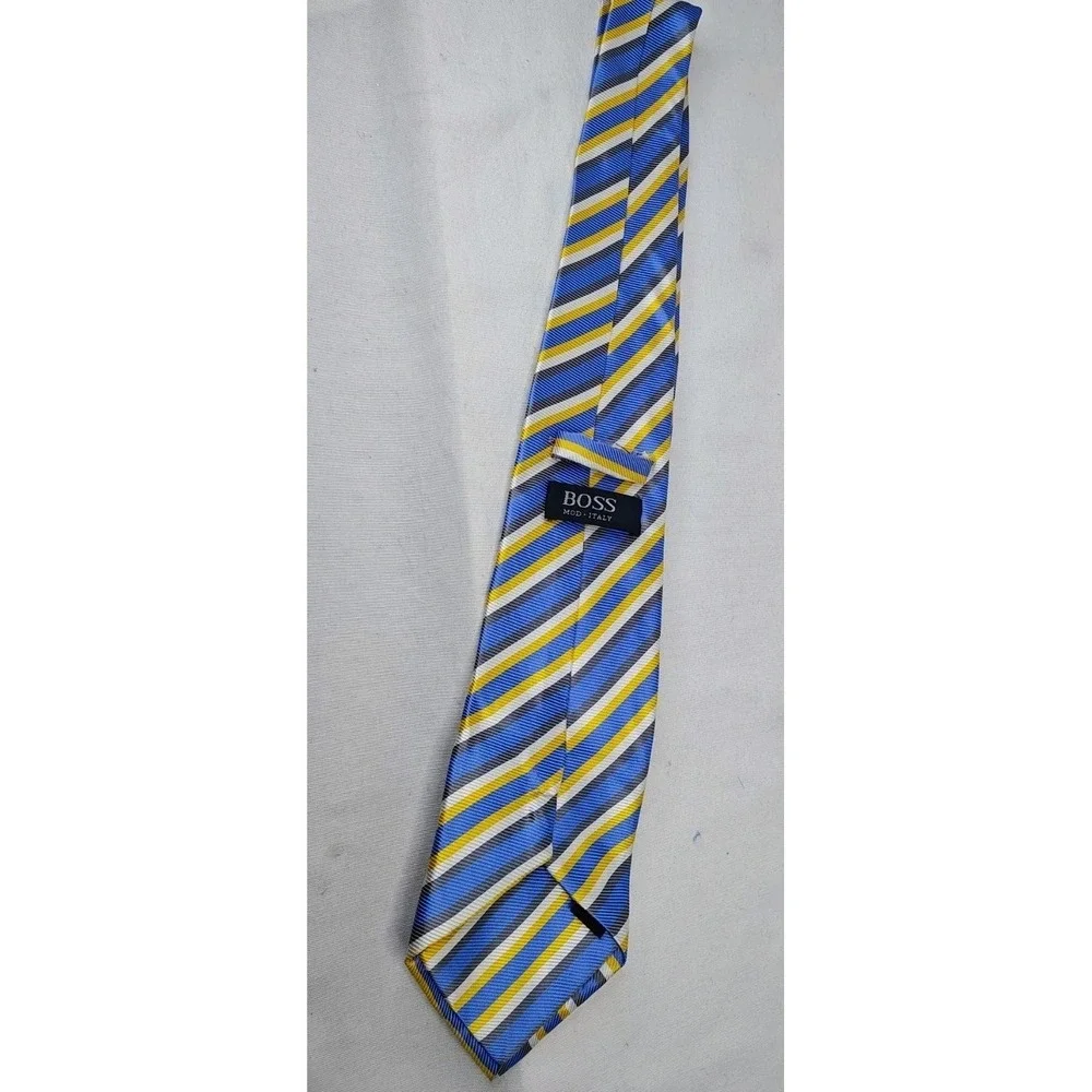 Hugo Boss Men's Tie Blue Yellow Stripe‎ Silk Necktie Made In Italy MOD 60
